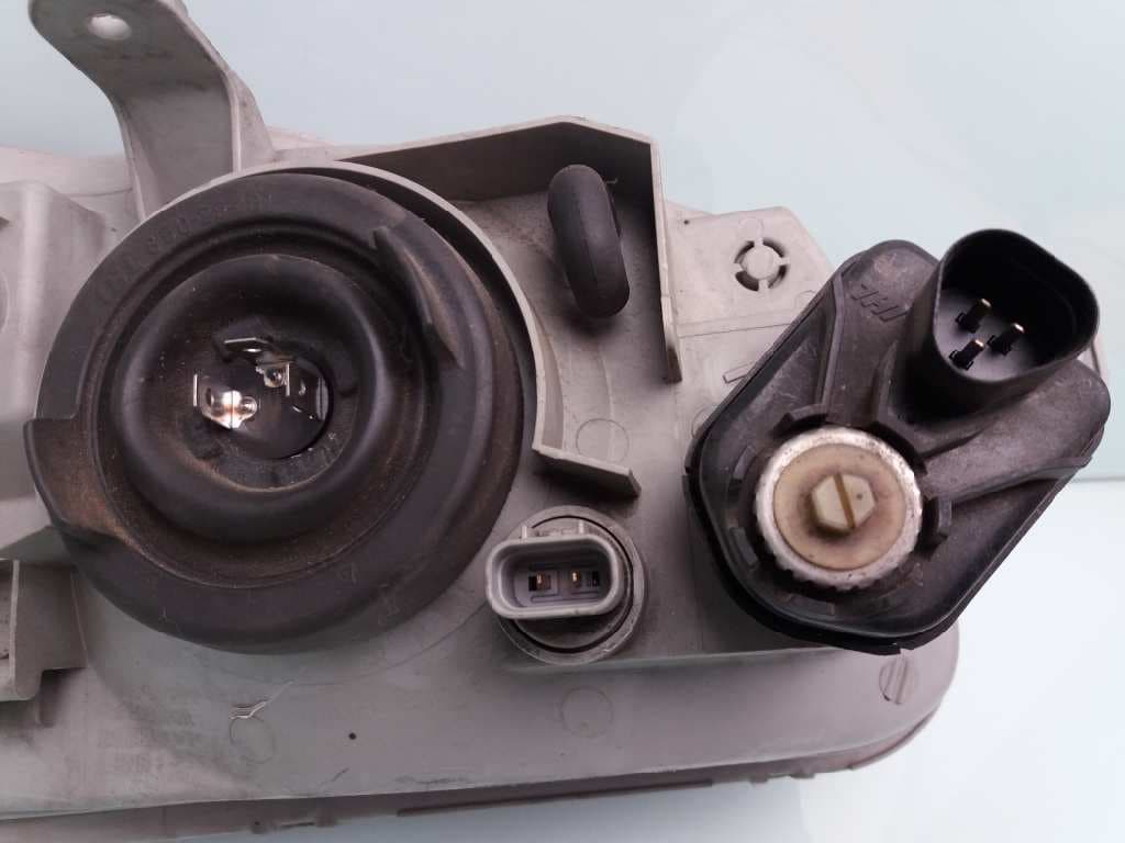 Faro izquierdo HYUNDAI ACCENT (LC) 3