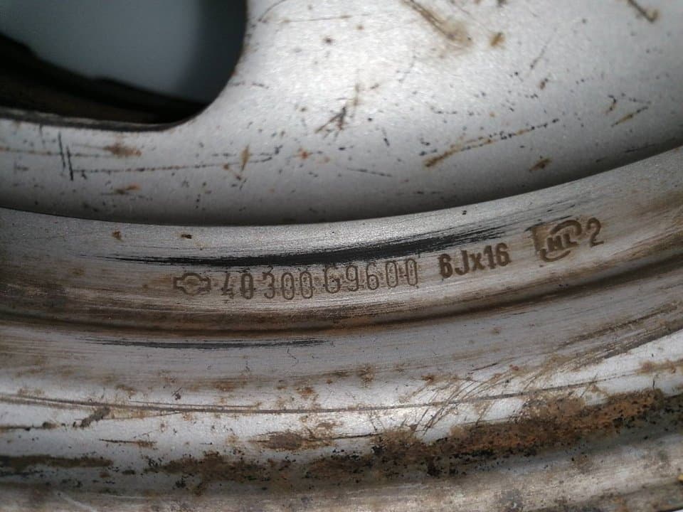 Llanta NISSAN PATROL (K/W260) 5