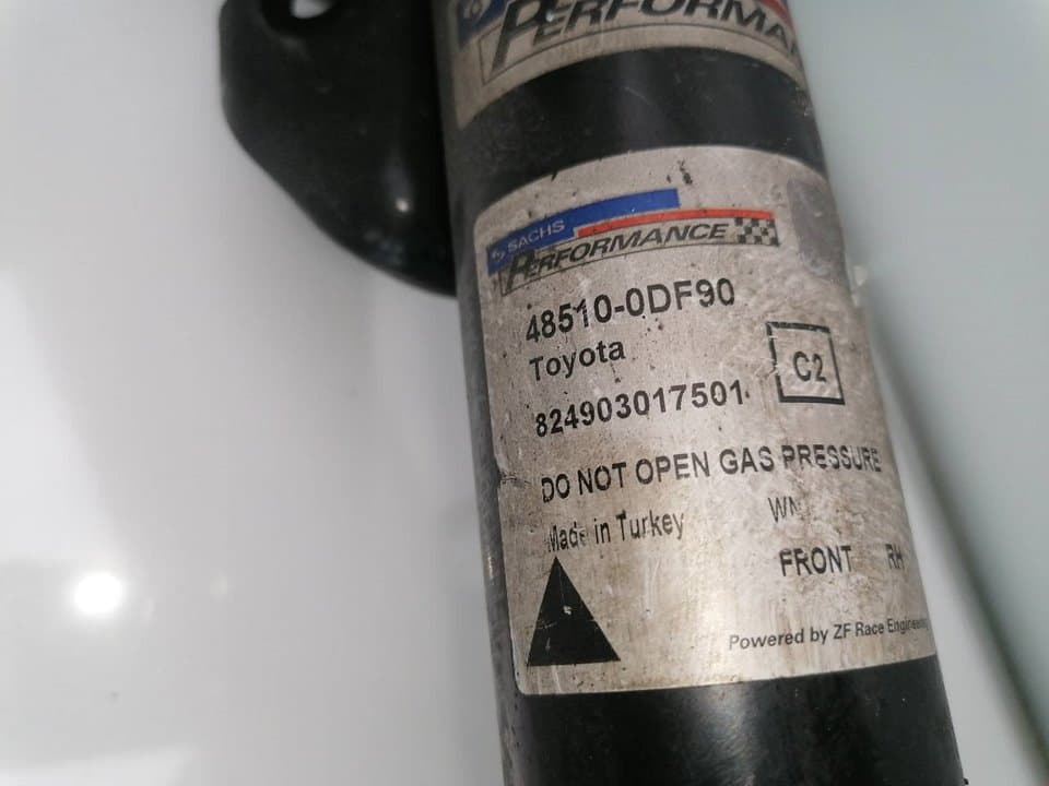 Amortiguador delantero derecho TOYOTA YARIS (NCP1/NLP1/SCP1) 2