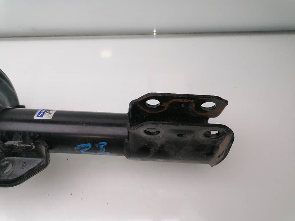Amortiguador delantero izquierdo TOYOTA YARIS (NCP1/NLP1/SCP1) 2
