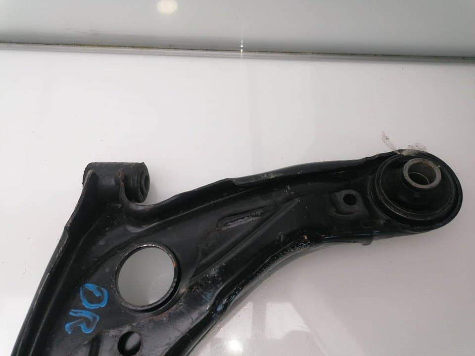 Brazo suspension inferior delantero derecho TOYOTA YARIS (NCP1/NLP1/SCP1) 3