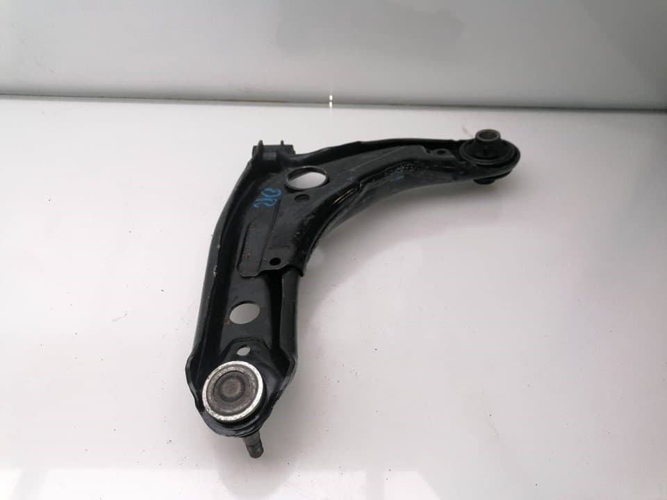 Brazo suspension inferior delantero derecho TOYOTA YARIS (NCP1/NLP1/SCP1) 2