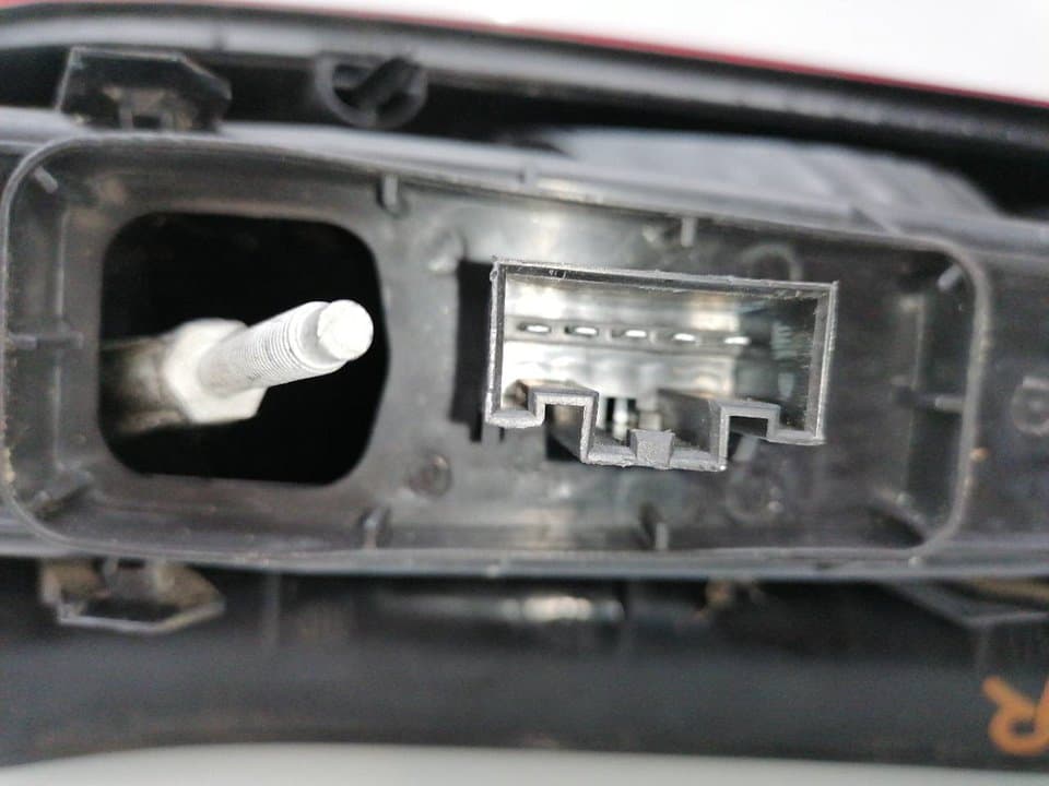 Piloto trasero derecho FORD FIESTA (CBK) 4