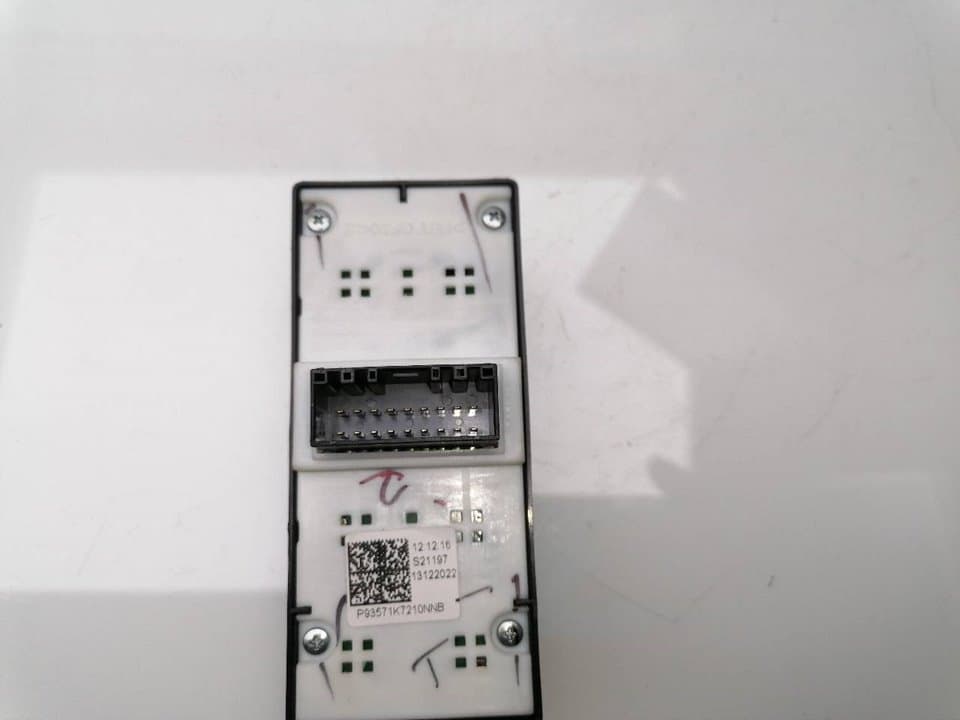 Mando elevalunas delantero izquierdo HYUNDAI I10 2