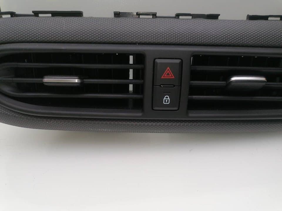 Recambio HYUNDAI I10 ref. 84785K7000Y4T 3