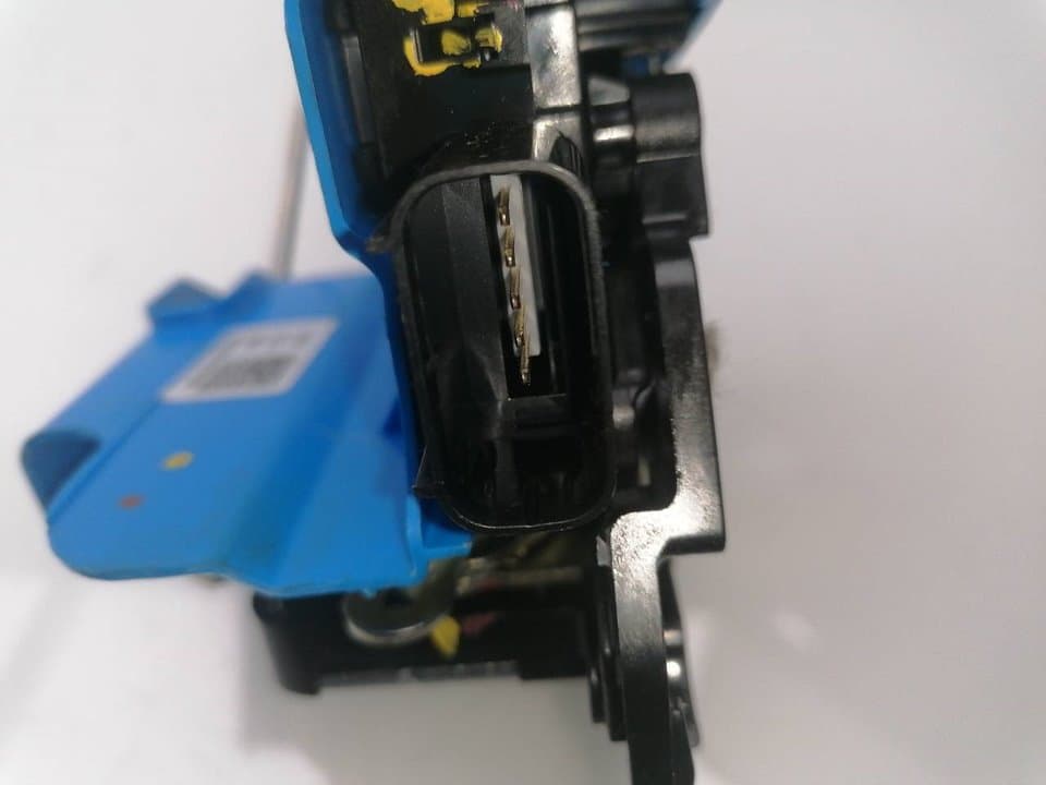 Cerradura puerta delantera derecha HYUNDAI I10 3