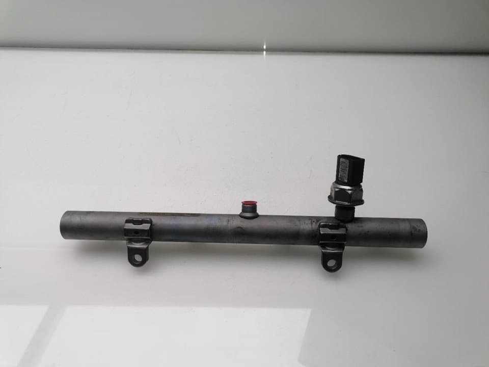 Rampa inyectora AUDI A8 (4E2) 3