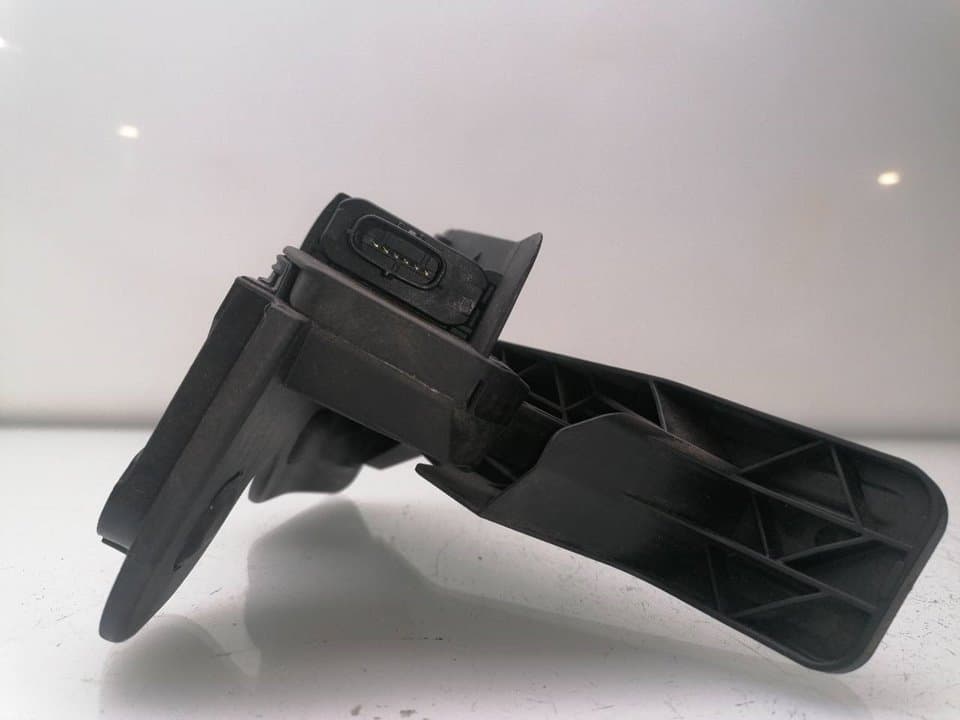 Pedal acelerador MAZDA 3 LIM 4