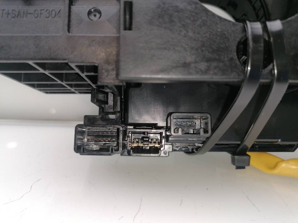 Mando multifuncion MAZDA 3 LIM 2