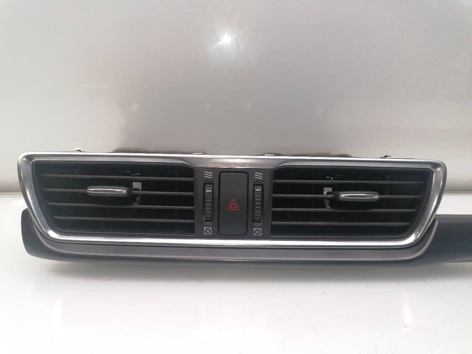 Recambio MAZDA 3 LIM ref. BADF5515002 2