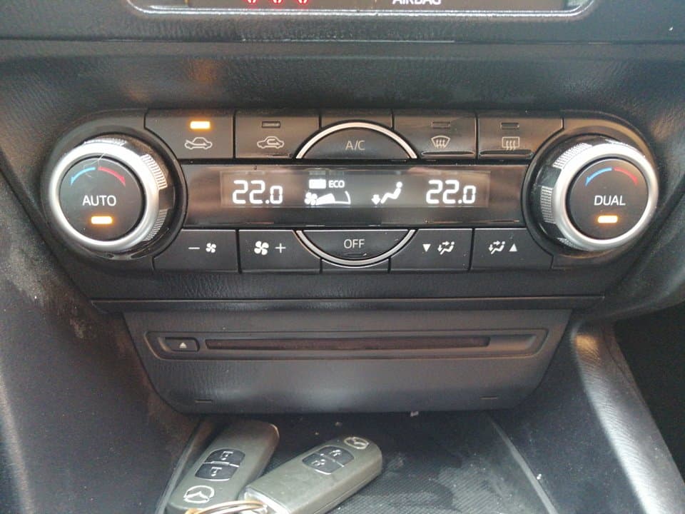 Mando climatizador MAZDA 3 LIM 3