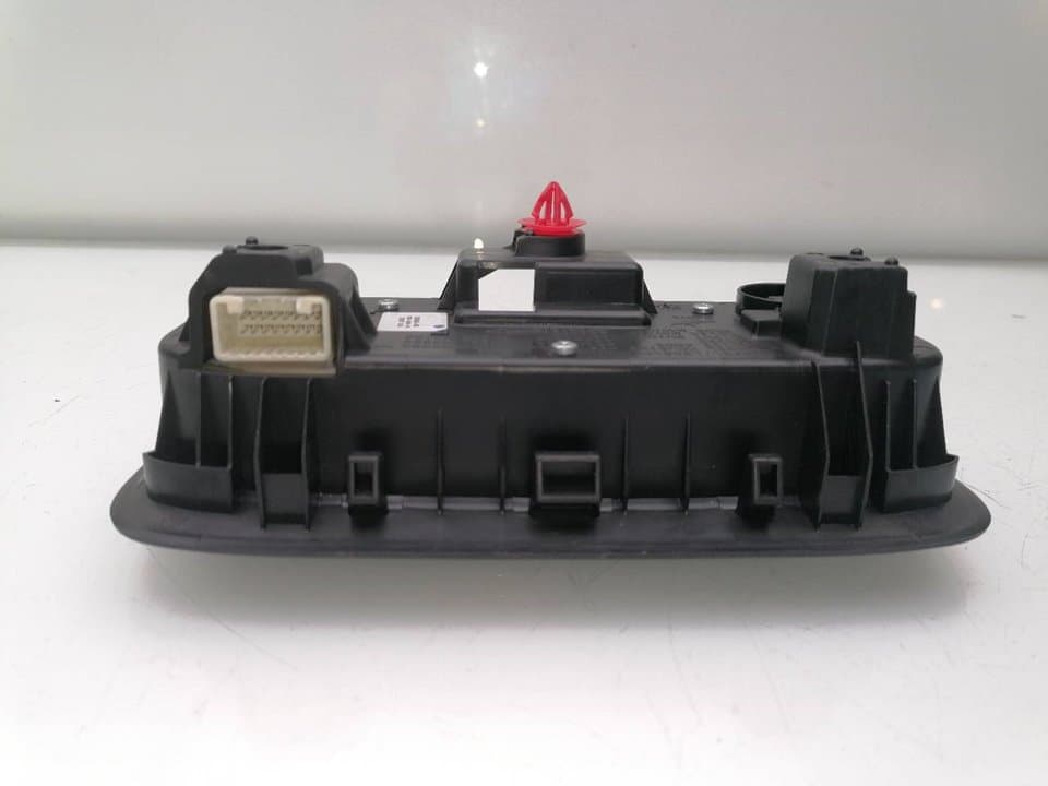Luz interior TOYOTA YARIS (NCP1/NLP1/SCP1) 4