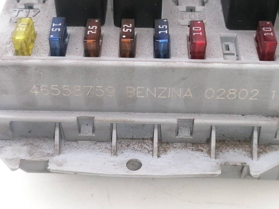 Caja reles / fusibles ALFA ROMEO 147 (190) 2