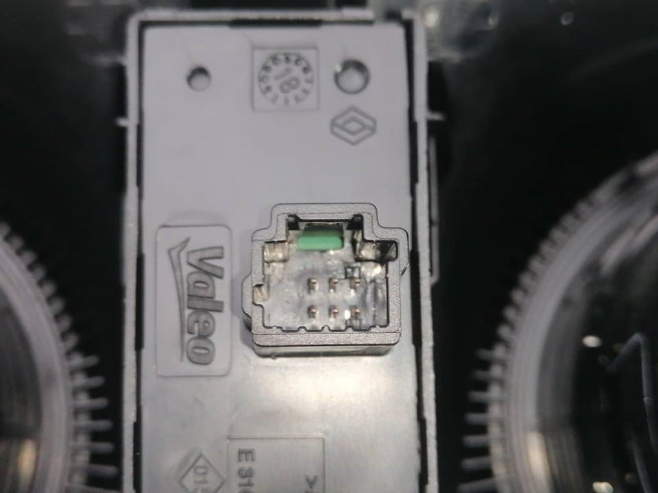 Recambio DACIA SANDERO ref. 682602924R 4
