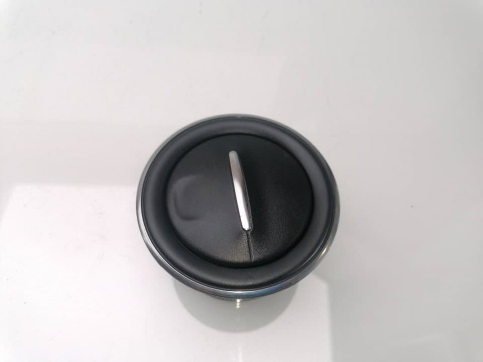 Recambio DACIA SANDERO ref. 687608758R