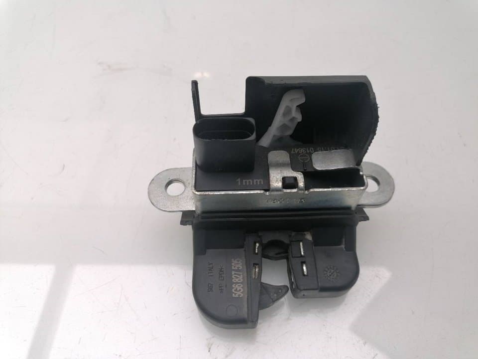 Cerradura maletero / porton VOLKSWAGEN GOLF VII LIM.