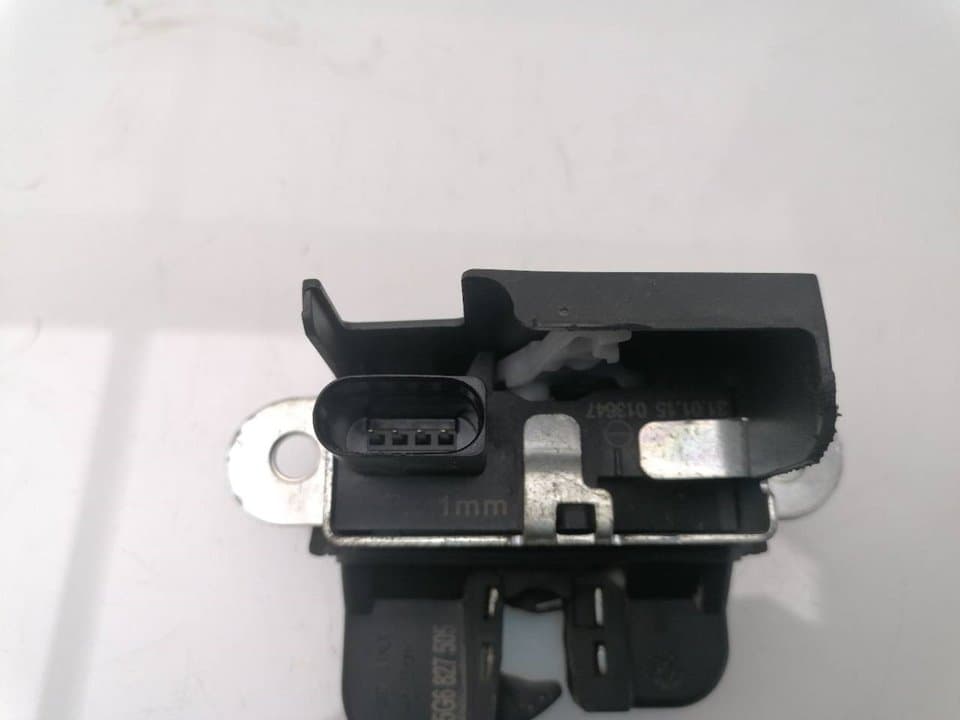 Cerradura maletero / porton VOLKSWAGEN GOLF VII LIM. 3