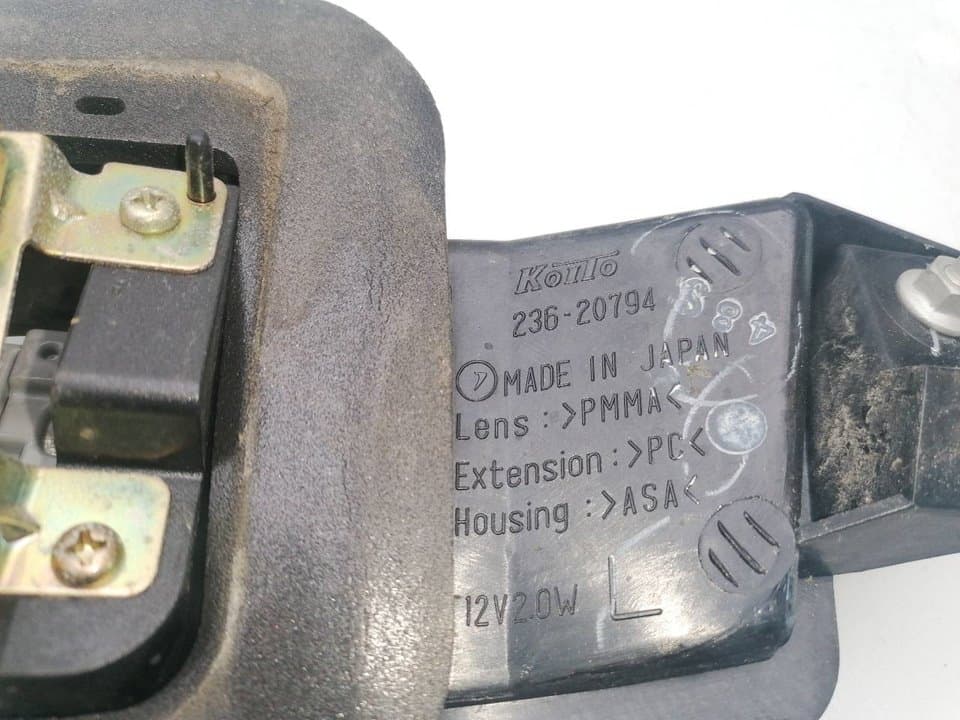 Piloto trasero izquierdo SUBARU LEGACY BERL./FAMILIAR B11 (BD/BG) 3