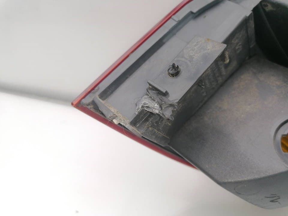 Piloto trasero izquierdo SUBARU LEGACY BERL./FAMILIAR B11 (BD/BG) 3