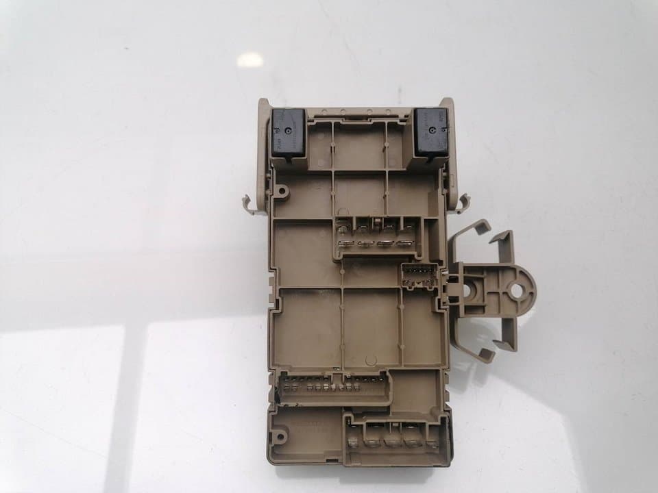 Caja reles / fusibles SUBARU LEGACY BERL./FAMILIAR B11 (BD/BG) 3