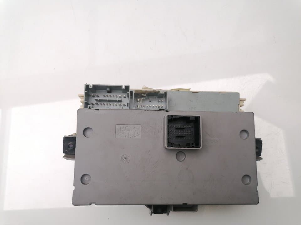 Caja reles / fusibles ALFA ROMEO 159 (140) 2