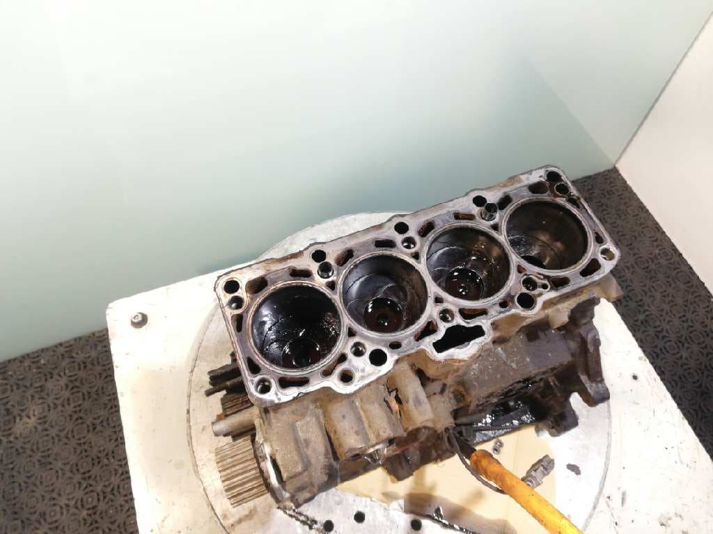 Bloque SKODA OCTAVIA BERLINA (1U2) 2