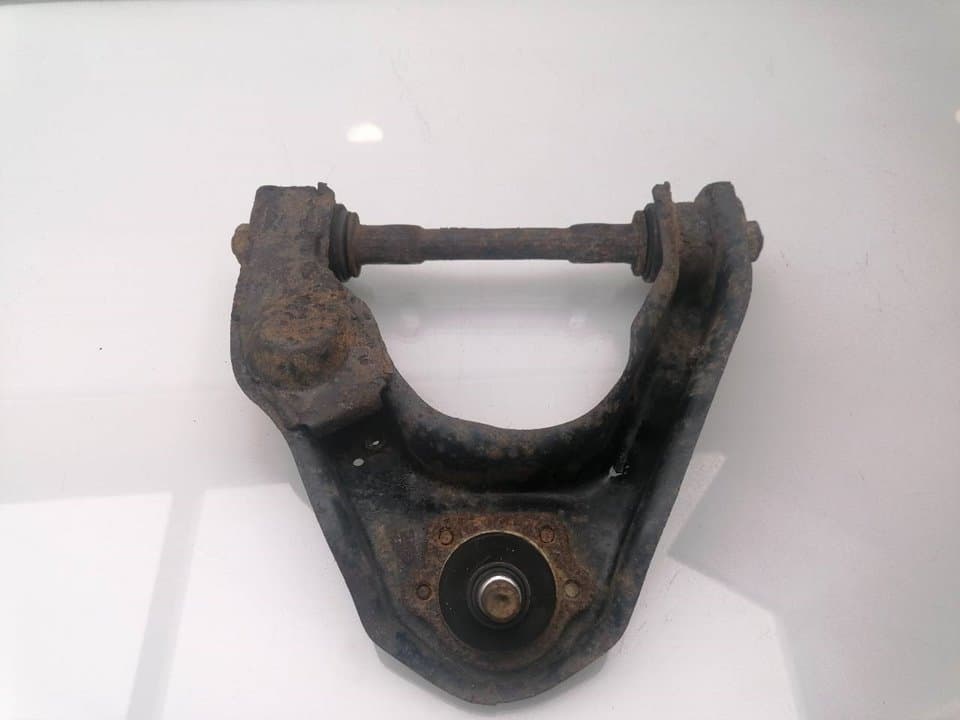Brazo suspension superior delantero derecho NISSAN TERRANO/TERRANO.II (R20) 2
