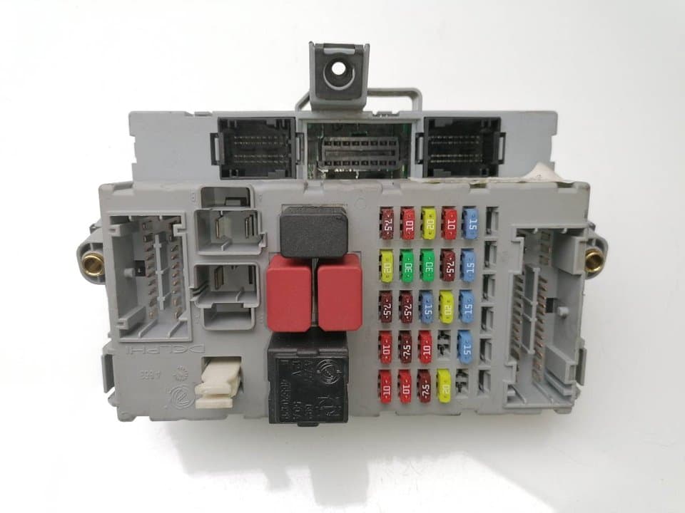 Caja reles / fusibles FIAT DOBLO