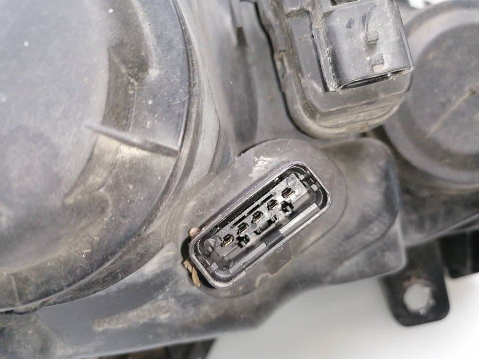 Faro izquierdo RENAULT MEGANE II BERLINA 3P 3