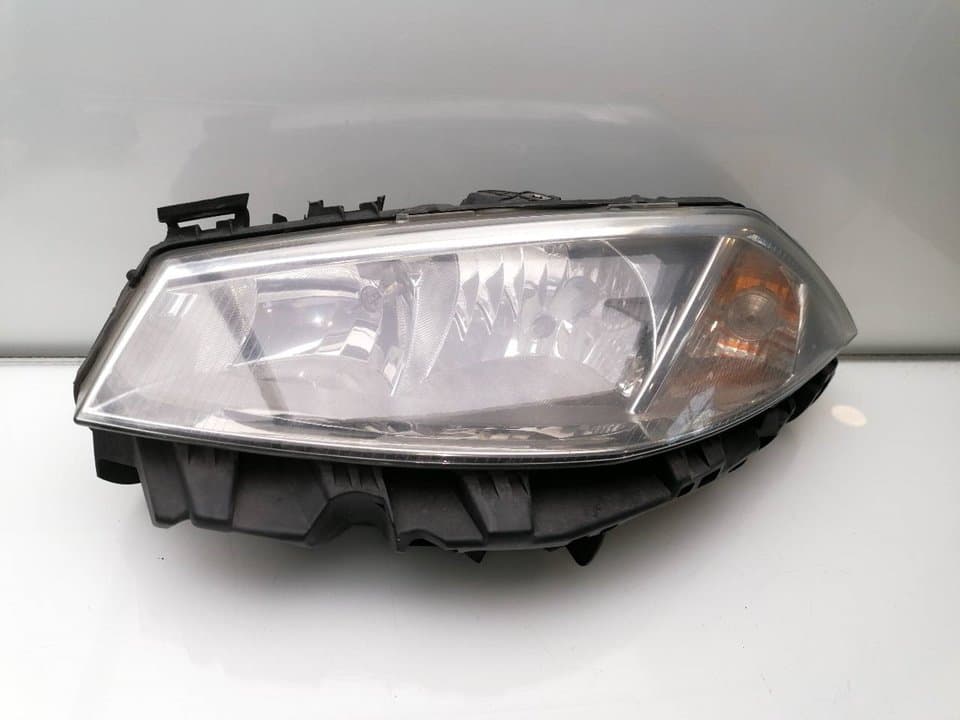 Faro izquierdo RENAULT MEGANE II BERLINA 3P