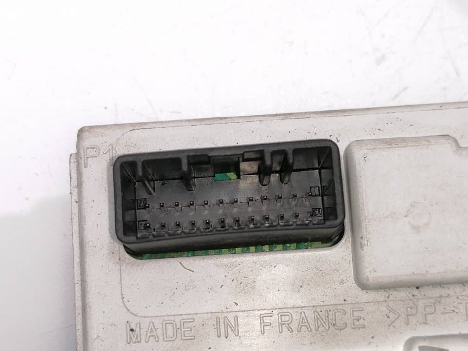 Pantalla multifuncion RENAULT MEGANE II BERLINA 3P 2