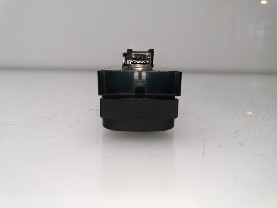 Mando elevalunas delantero izquierdo AUDI A3 SPORTBACK (8VA) 3