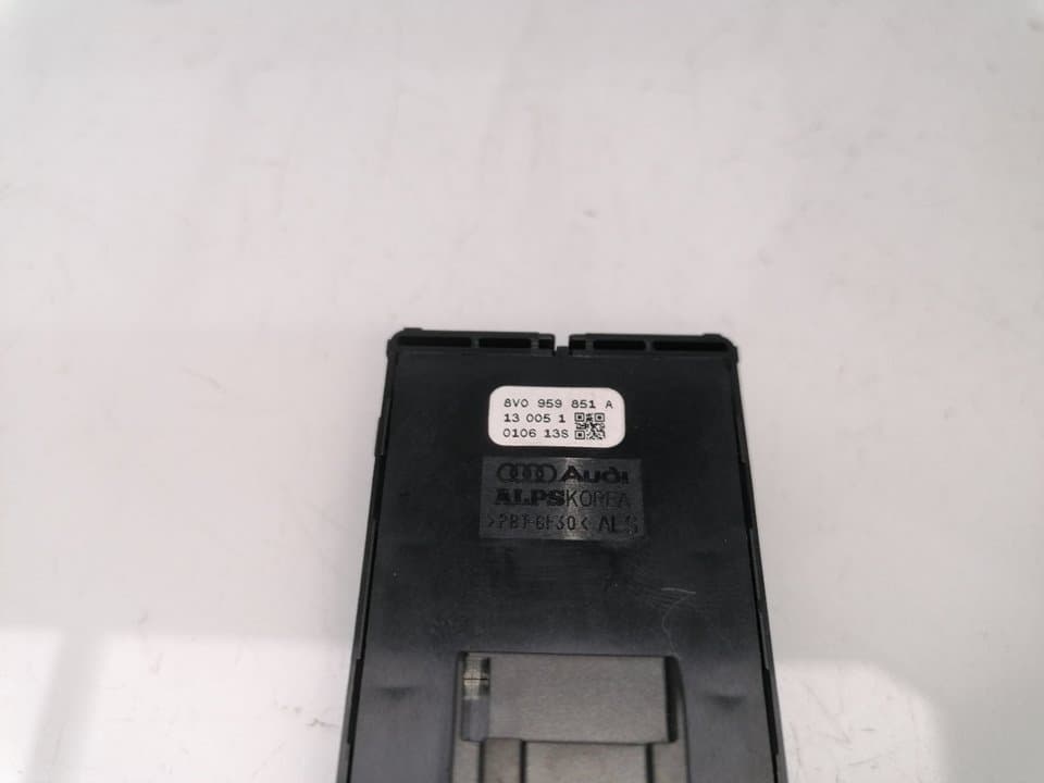 Mando elevalunas delantero izquierdo AUDI A3 SPORTBACK (8VA) 2