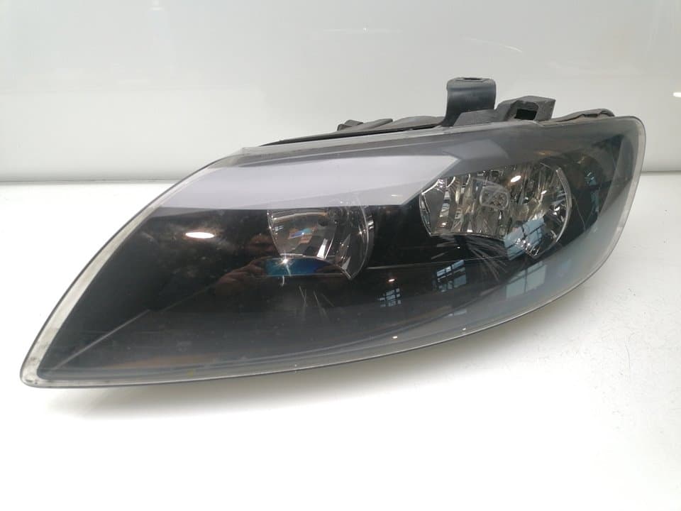 Faro izquierdo AUDI Q7 (4L)