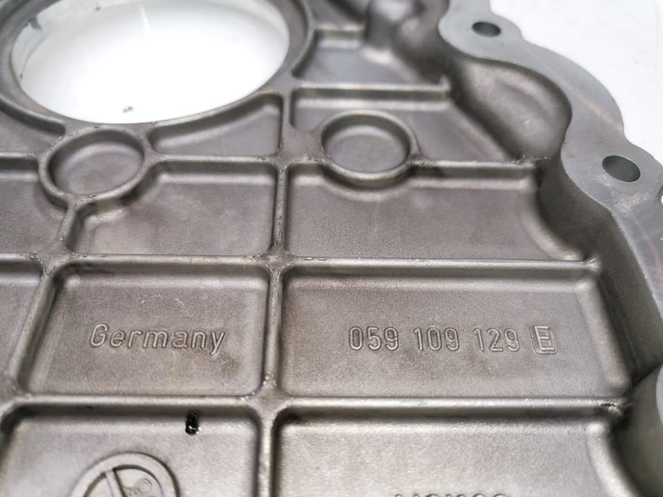Tapa distribucion AUDI Q7 (4L) 3