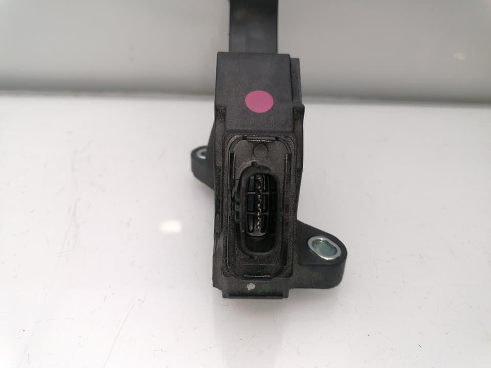 Pedal acelerador TOYOTA AVENSIS 2