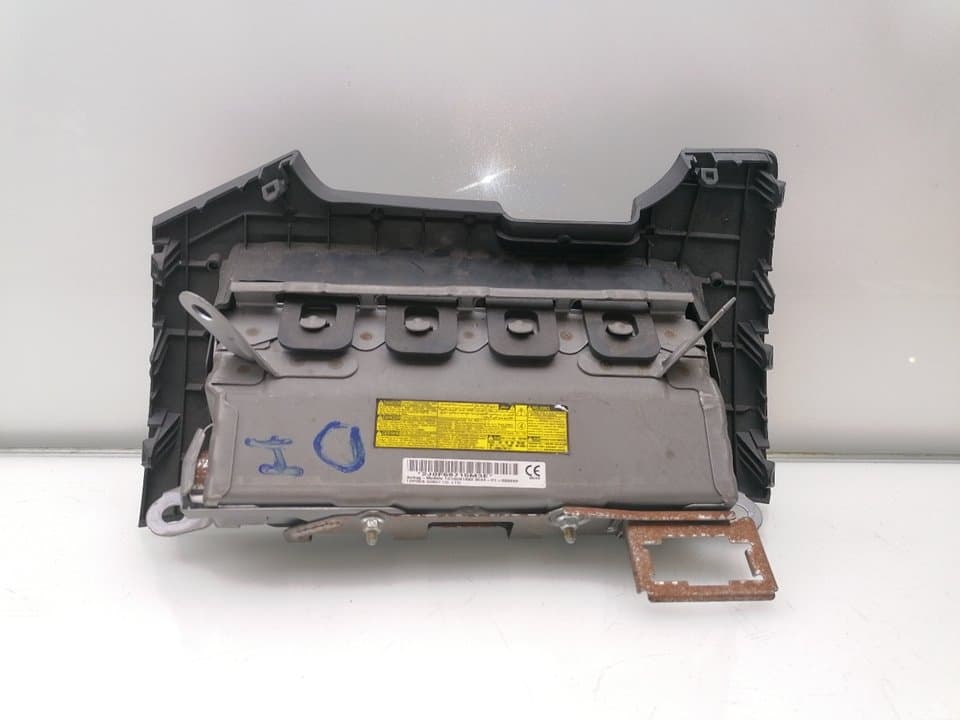 Airbag delantero izquierdo TOYOTA AVENSIS 2