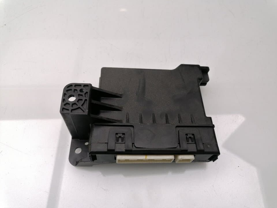 Modulo electronico TOYOTA AVENSIS 2