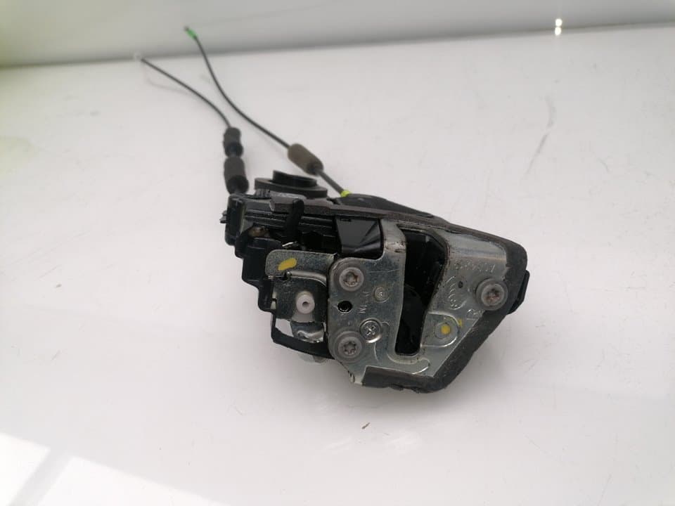 Cerradura puerta trasera derecha TOYOTA AVENSIS 5