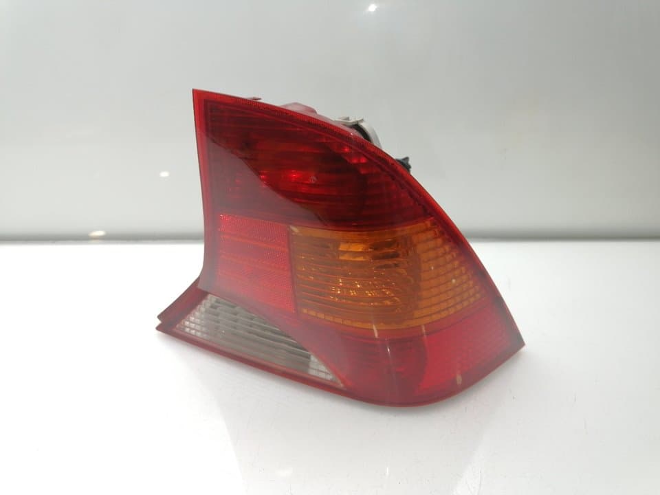 Piloto trasero derecho FORD FOCUS