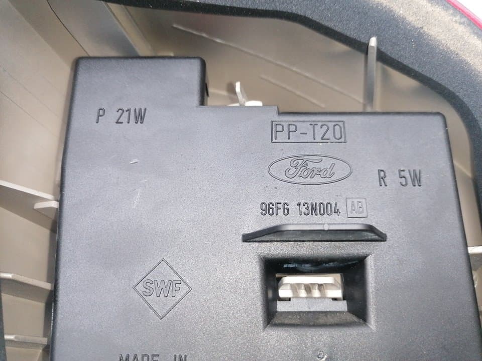 Piloto trasero derecho FORD FIESTA (CBK) 4