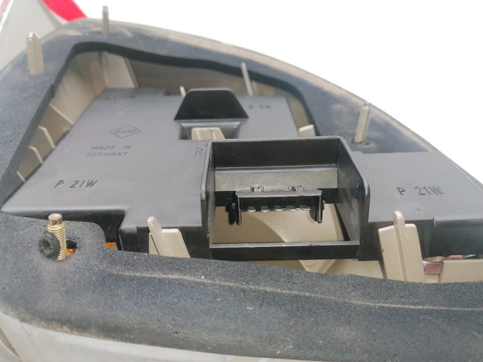 Piloto trasero derecho FORD FIESTA (CBK) 2