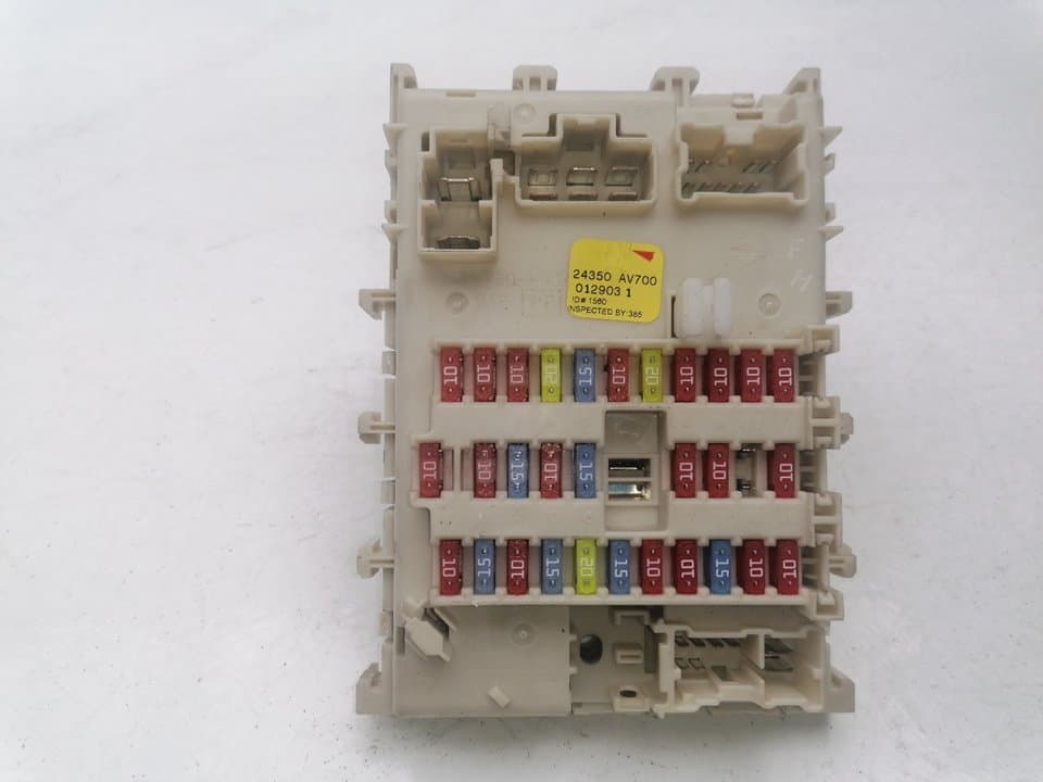 Caja reles / fusibles NISSAN PRIMERA BERLINA (P12)