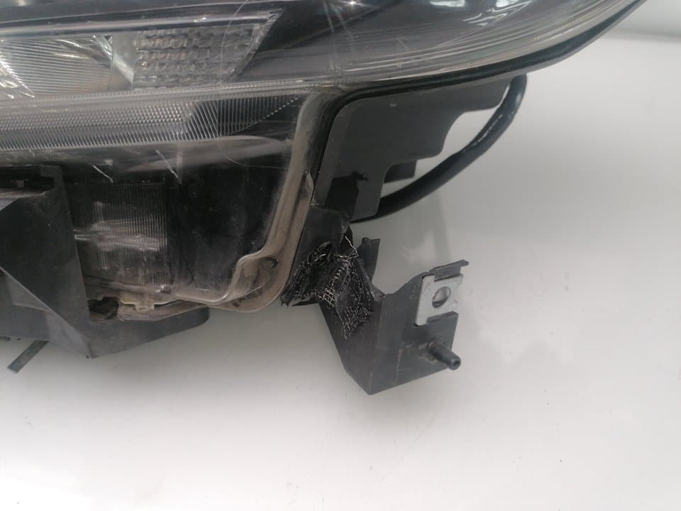 Faro izquierdo NISSAN X-TRAIL (T30) 5