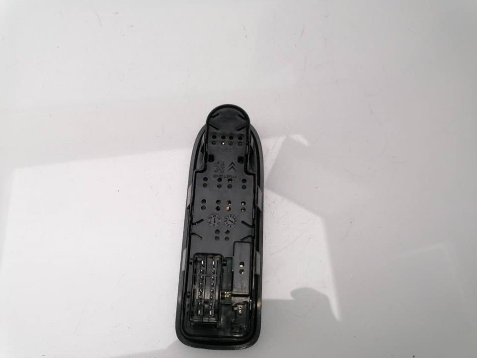 Mando elevalunas delantero izquierdo CITROEN C1 3