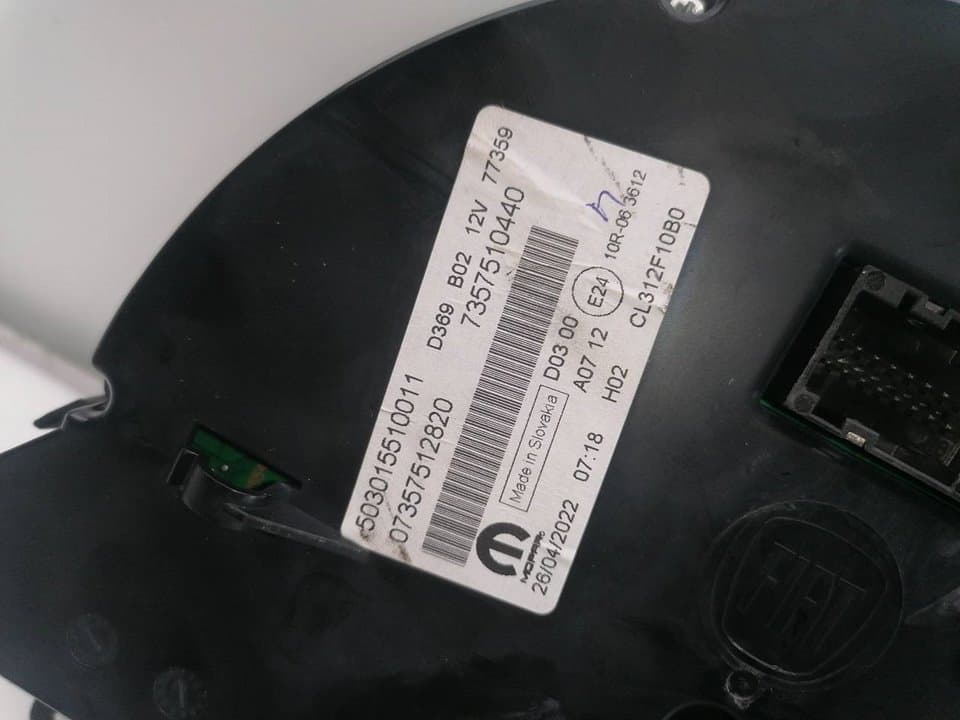 Cuadro instrumentos FIAT 500 X (334) 2