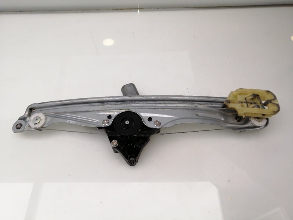 Motor elevalunas trasero derecho OPEL INSIGNIA GRAND SPORT 2