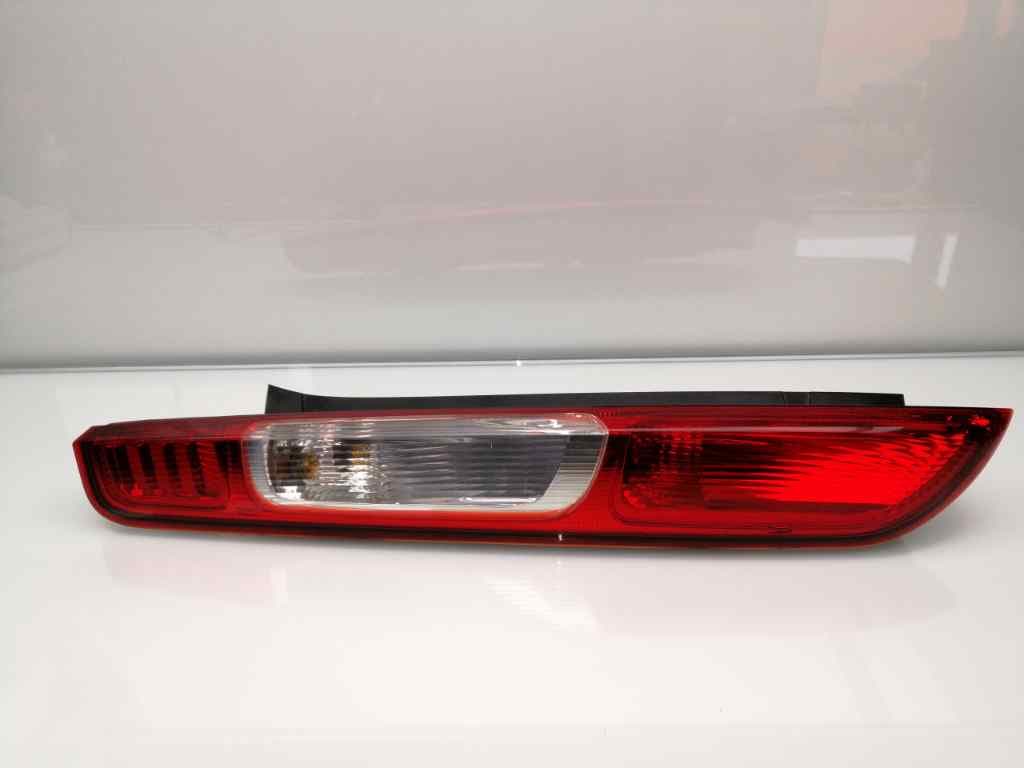 Piloto trasero izquierdo FORD FOCUS BERLINA (CAP)