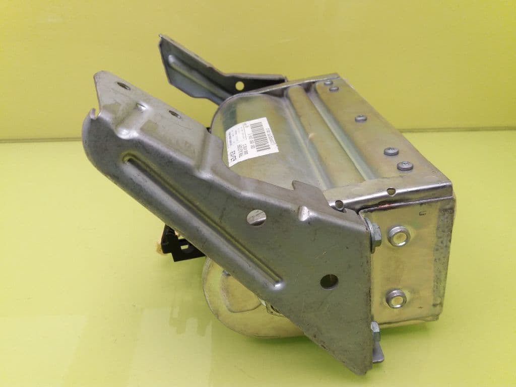 Airbag delantero derecho VOLKSWAGEN PASSAT BERLINA (3A2) 2