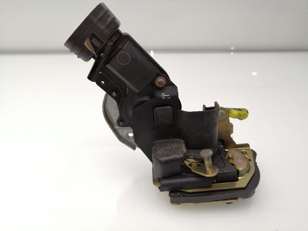 Cerradura puerta trasera izquierda TOYOTA LAND CRUISER PRADO (_J12_) 3